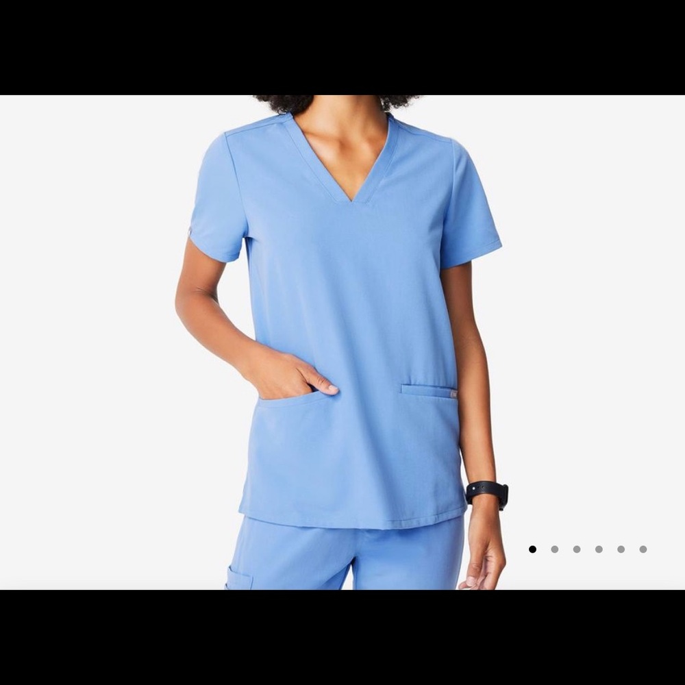 FIGS top and bottom scrub set ciel blue in small